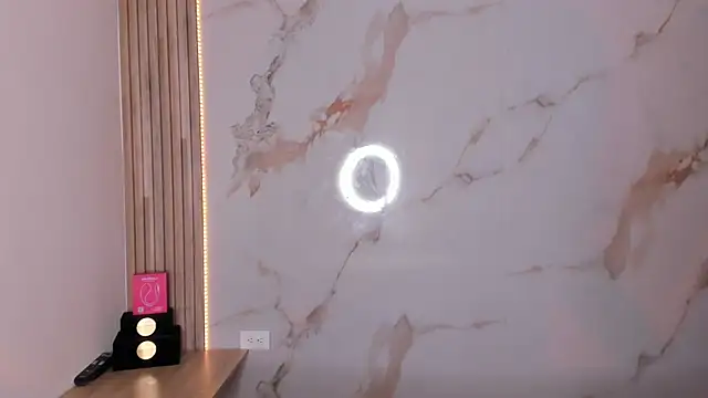 Ashley Evans18 online show from September 2025 01:11:02 PM