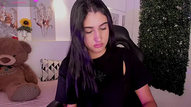 Ashley Evans18 online show from November 2025 02:17:01 PM