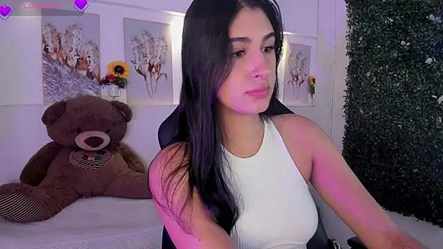 Ashley Evans18 online show from November 2025 02:08:01 PM