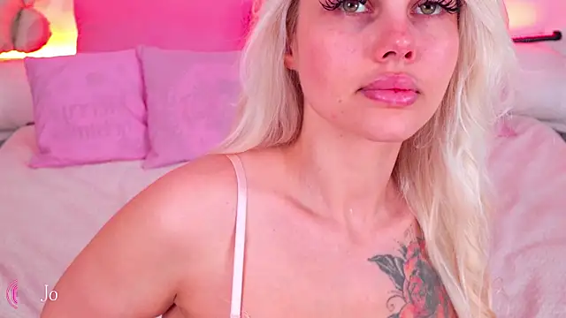 Snapshot of jolly_bellle chatting on July 2026 01:04:01 AM jolly bellle online show from July 2026 01:04:01 AM