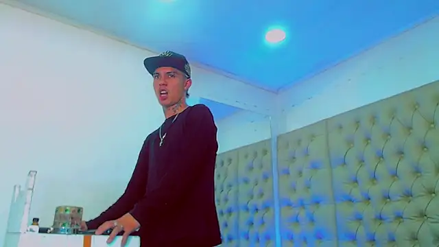 HannibalLester online show from February 2025 11:53:02 PM