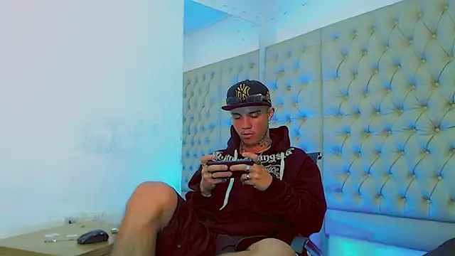 HannibalLester online show from February 2025 01:11:01 PM