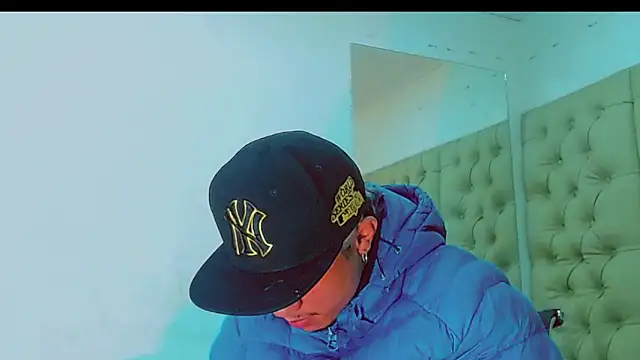 HannibalLester online show from February 2025 12:41:01 AM