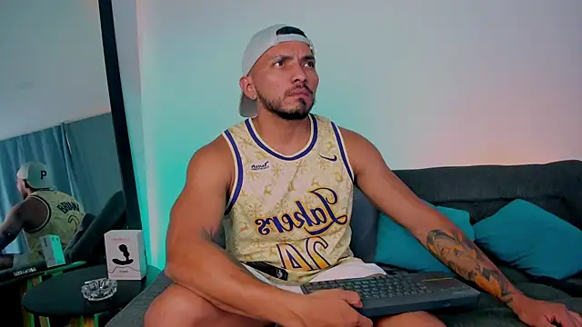 Snapshot of maximusclark1 chatting on March 2025 06:51:02 PM maximusclark1 online show from March 2025 06:51:02 PM