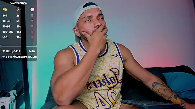 Snapshot of maximusclark1 chatting on March 2025 09:54:02 PM maximusclark1 online show from March 2025 09:54:02 PM