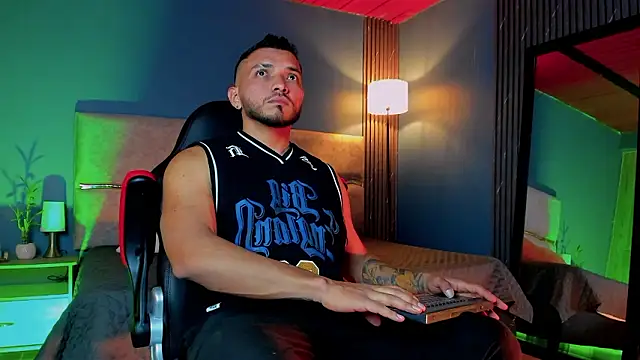 Snapshot of maximusclark1 chatting on February 2026 03:45:01 AM maximusclark1 online show from February 2026 03:45:01 AM