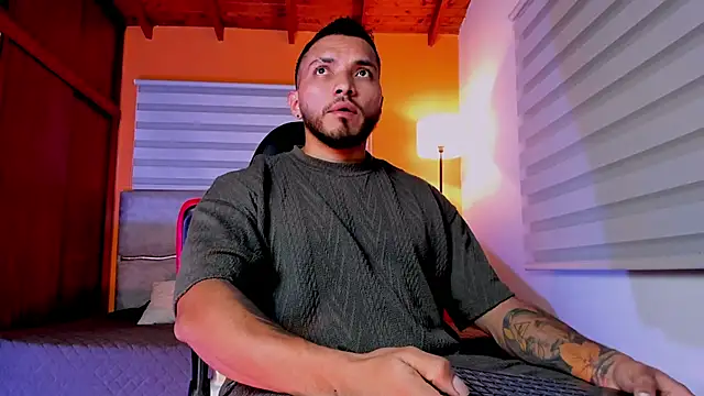 Snapshot of maximusclark1 chatting on February 2026 11:13:01 PM maximusclark1 online show from February 2026 11:13:01 PM