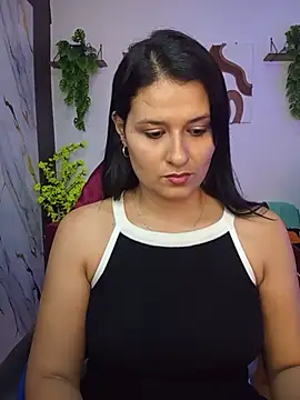 Snapshot of elena_jonees chatting on June 2026 08:37:02 PM elena jonees online show from June 2026 08:37:02 PM