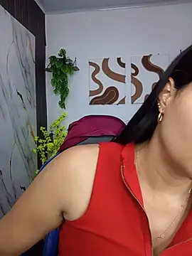 Snapshot of elena_jonees chatting on June 2026 08:18:01 PM elena jonees online show from June 2026 08:18:01 PM