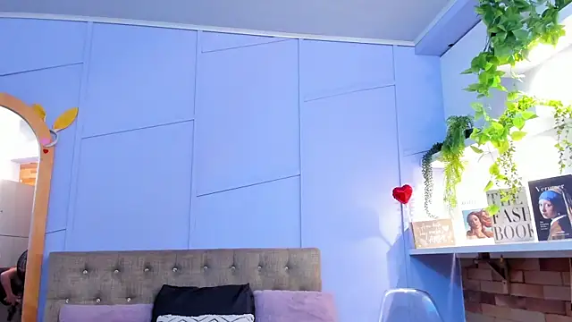 nathalie rossel online show from September 2025 07:52:02 AM