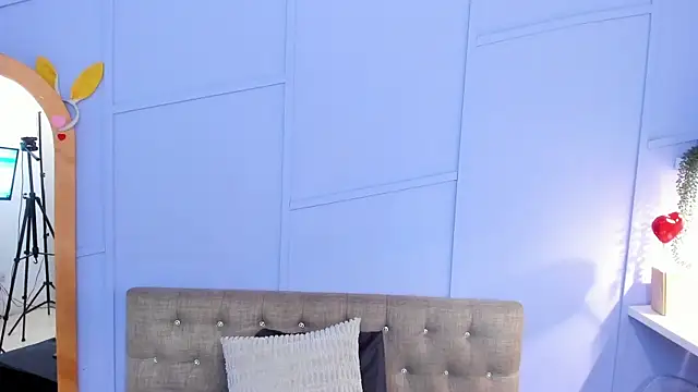 nathalie rossel online show from September 2025 07:07:02 PM