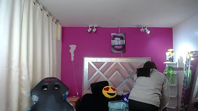 Naiara Sex  online show from December 2024 12:56:02 PM