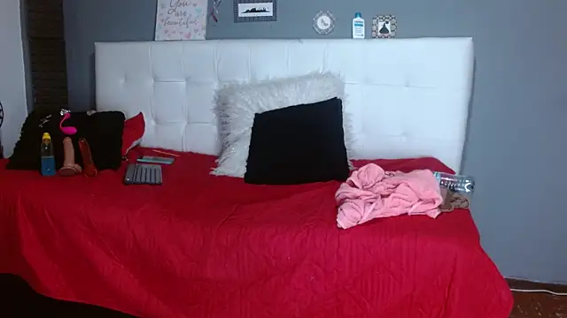 Snapshot of AnnieScott_ chatting on February 2025 01:21:02 AM AnnieScott online show from February 2025 01:21:02 AM