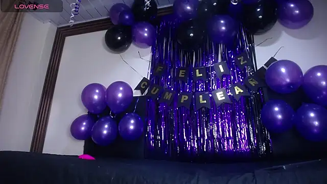 Snapshot of AnnieScott_ chatting on November 2025 07:40:02 PM AnnieScott online show from November 2025 07:40:02 PM