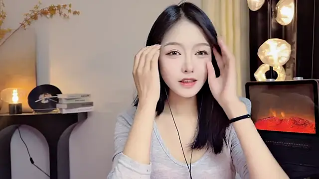 xiaodaibabyy online show from February 2025 02:00:01 PM