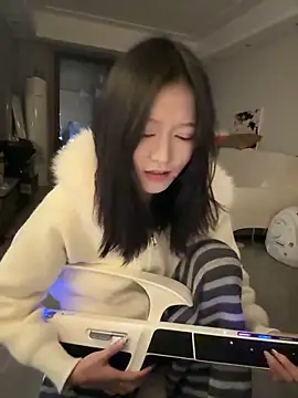 xiaodaibabyy online show from February 2025 01:55:02 PM