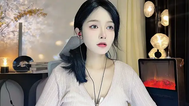 xiaodaibabyy online show from February 2025 01:10:01 PM