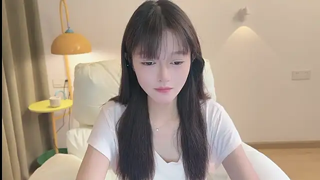 xiaodaibabyy online show from September 2025 01:00:01 PM