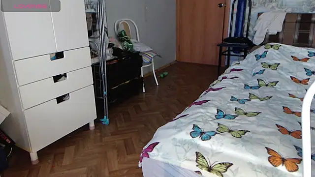 -LauraGold- online show from December 2024 10:59:01 AM