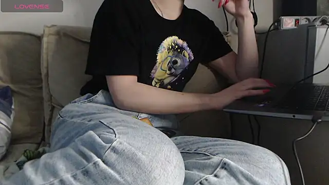 -LauraGold- online show from March 2025 07:11:02 PM