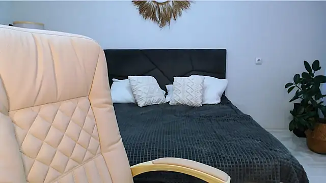 NaughtyNylonFeet online show from November 2025 03:38:01 AM