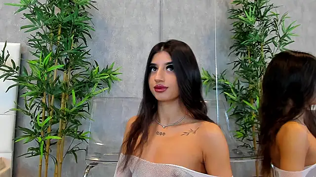 Snapshot of KatelynSparks chatting on February 2025 06:34:01 AM KatelynSparks online show from February 2025 06:34:01 AM