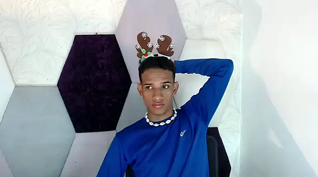 AbrahanBratz online show from December 2024 06:49:01 PM