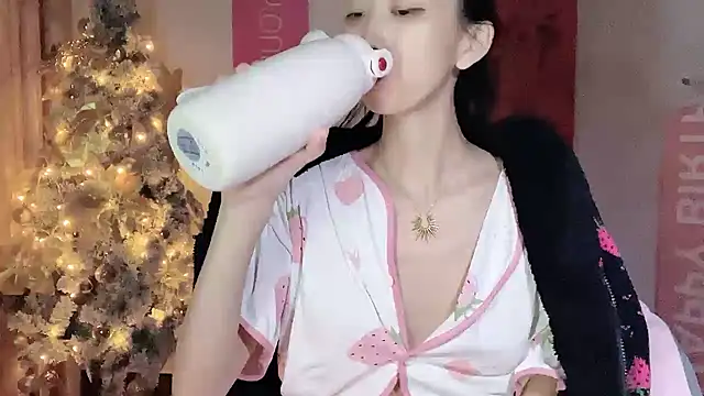 Lili-2 online show from December 2024 04:08:02 PM