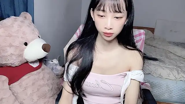 Lili-2 online show from September 2025 02:55:01 PM