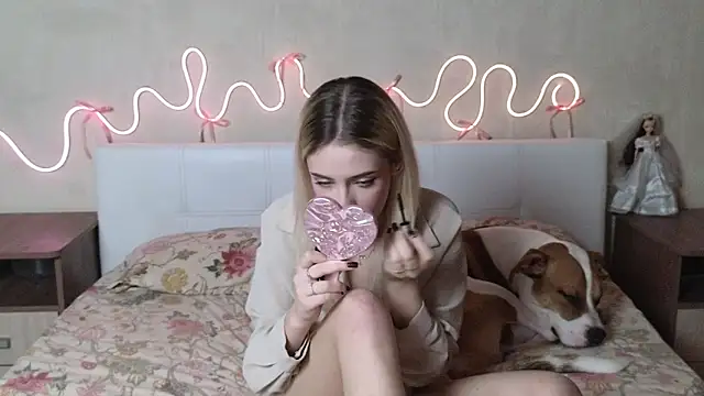 Snapshot of Betty_Blamee chatting on January 2026 09:23:02 AM Betty Blamee online show from January 2026 09:23:02 AM