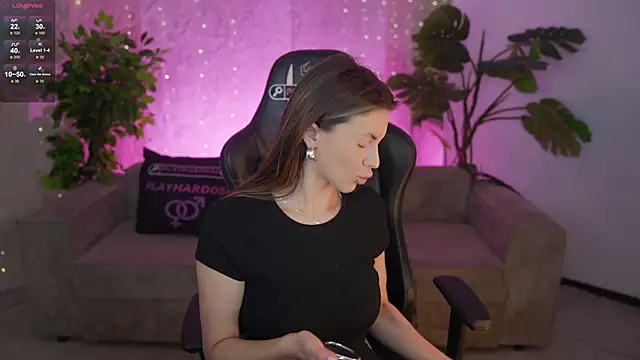 Julia  Star  online show from July 2026 07:43:01 AM