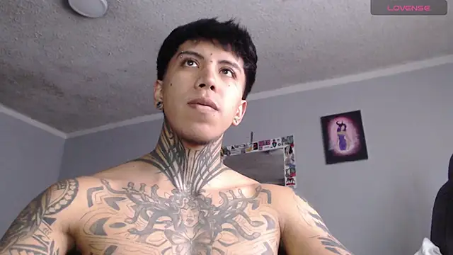 Snapshot of Nickhot0609 chatting on January 2025 10:13:02 PM Nickhot0609 online show from January 2025 10:13:02 PM