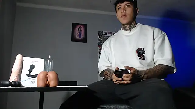 Snapshot of Nickhot0609 chatting on January 2025 10:16:02 PM Nickhot0609 online show from January 2025 10:16:02 PM