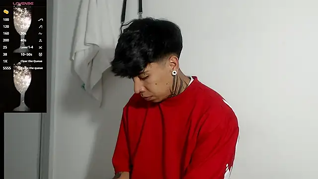 Snapshot of Nickhot0609 chatting on March 2025 09:15:01 PM Nickhot0609 online show from March 2025 09:15:01 PM