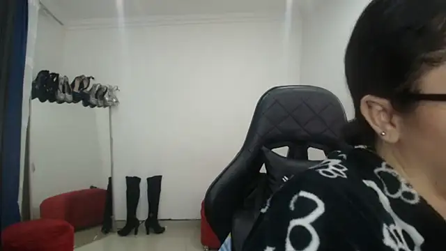 Madame Shein  online show from February 2025 09:21:02 PM