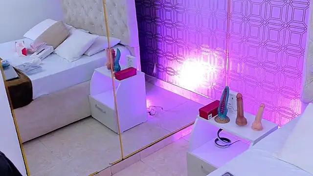 Derieri D online show from November 2025 07:36:01 PM