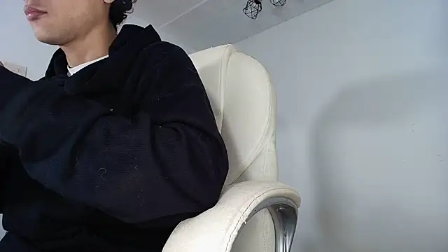 Edward Milleer online show from October 2025 03:53:02 AM