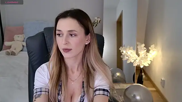 Sophie Enzo online show from March 2025 09:42:02 PM