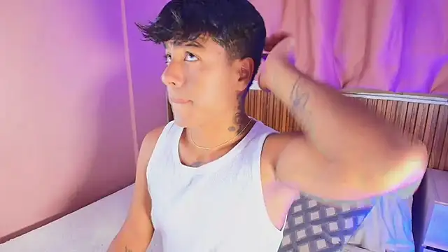 kiing azahell online show from April 2026 02:21:02 AM