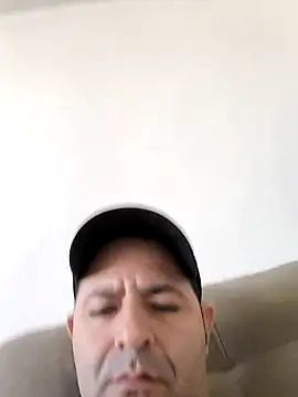 Snapshot of Marciogrei chatting on November 2025 06:34:02 PM Marciogrei online show from November 2025 06:34:02 PM