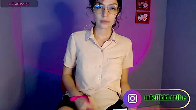 mielikki001 online show from December 2024 09:50:01 PM