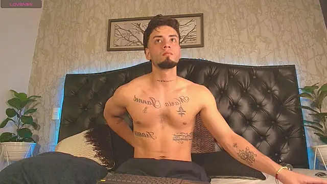 Snapshot of MattDevon chatting on February 2026 06:40:02 AM MattDevon online show from February 2026 06:40:02 AM