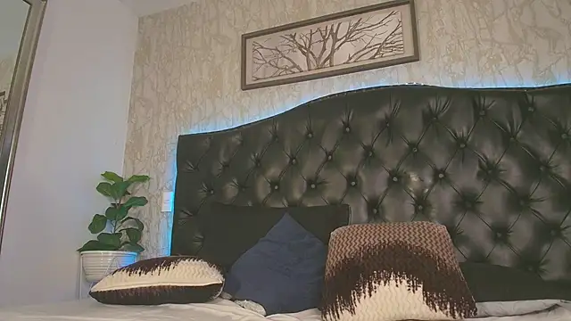 Snapshot of MattDevon chatting on February 2026 07:51:01 AM MattDevon online show from February 2026 07:51:01 AM