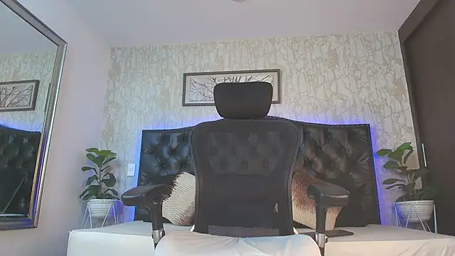 Snapshot of MattDevon chatting on February 2026 03:51:02 AM MattDevon online show from February 2026 03:51:02 AM