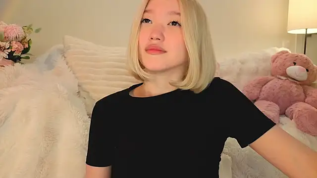 Snapshot of milli_sun_ chatting on June 2026 05:06:02 AM milli sun online show from June 2026 05:06:02 AM