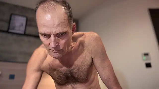 TowaFreespirit online show from December 2024 02:37:02 PM