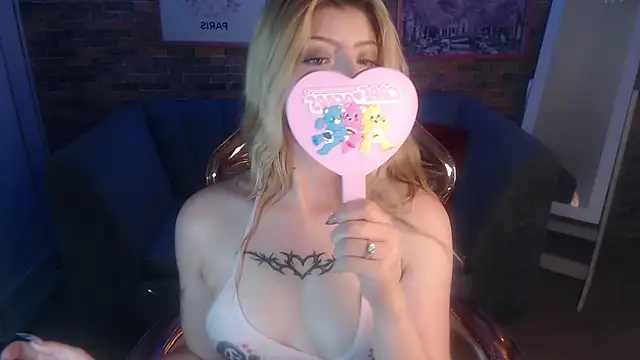 Kitty fox b online show from January 2025 06:46:01 PM