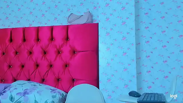 Snapshot of StassieBell chatting on November 2025 02:14:01 AM StassieBell online show from November 2025 02:14:01 AM