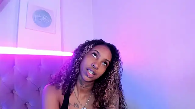 Triipsy online show from February 2025 11:01:02 PM