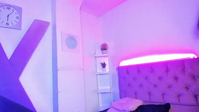 Triipsy online show from March 2025 11:05:01 PM